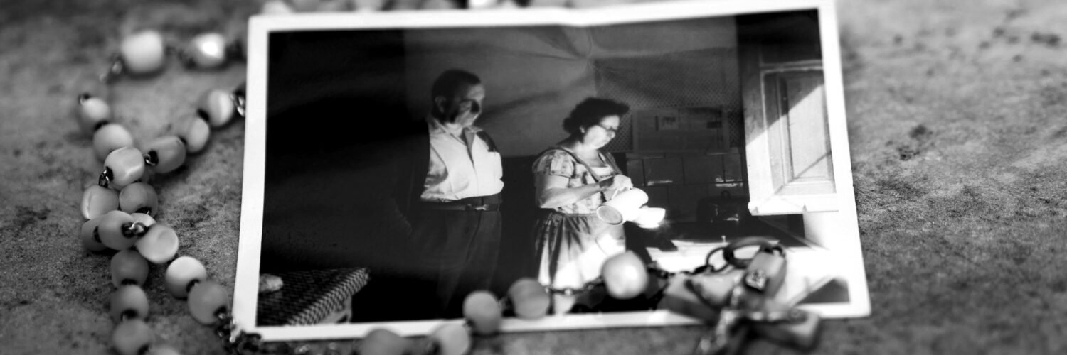 Abuelos Carlos y Antonia, foto de mi padre Juan Carlos (Viforcos) (Santo Rosario)