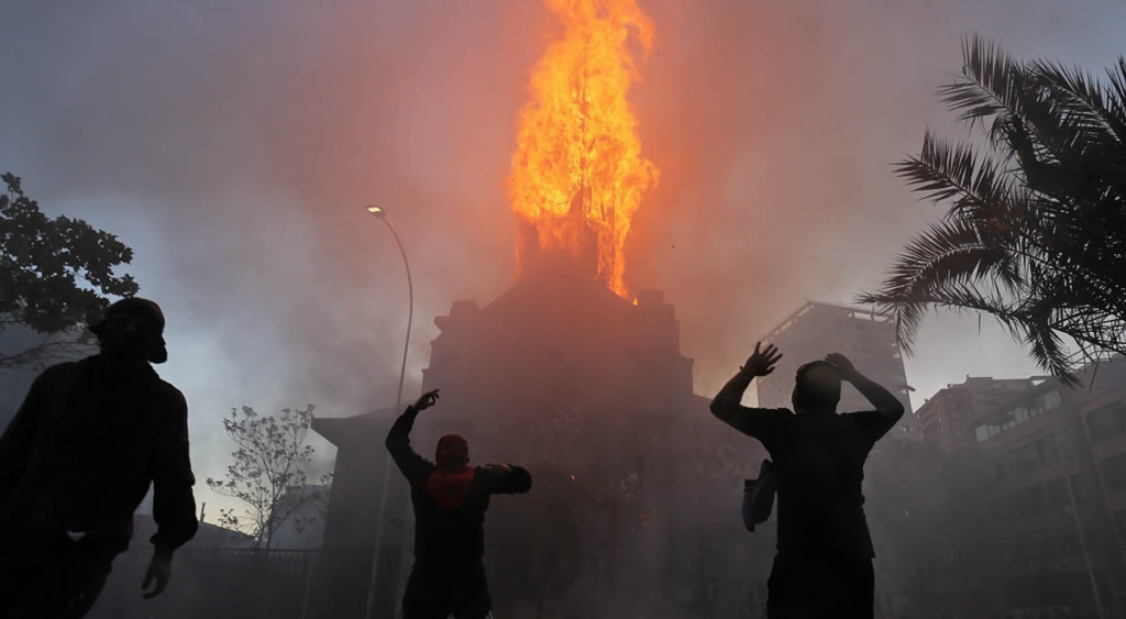 https://x.com/1churchburning --- Iglesias incendiadas, Church burning.