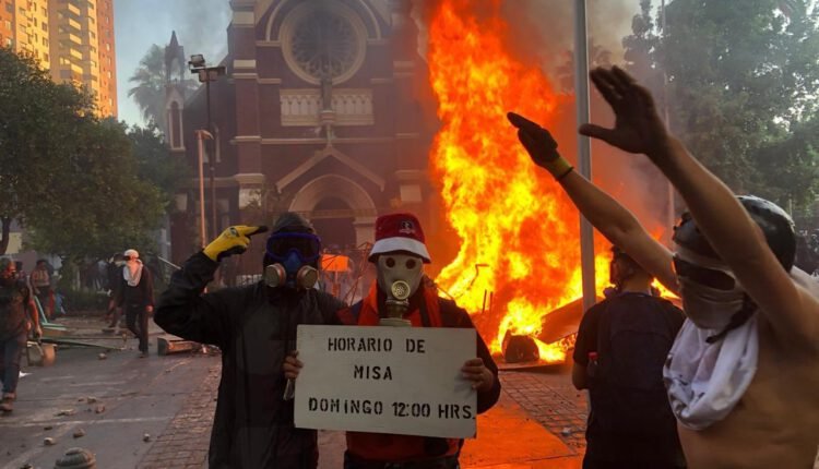 https://x.com/1churchburning --- Iglesias incendiadas, Church burning.