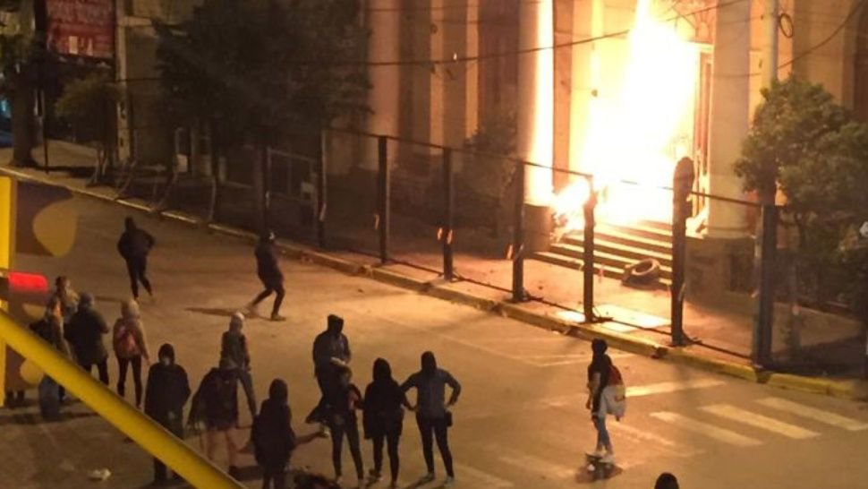 https://x.com/1churchburning --- Iglesias incendiadas, Church burning.