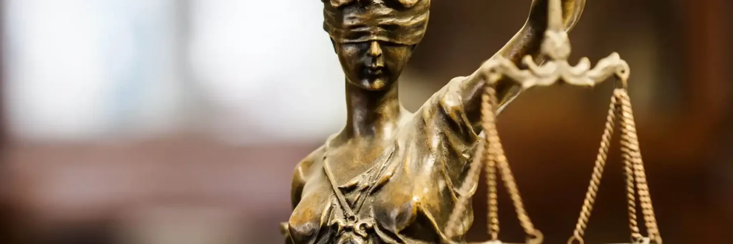 https://uncatolicoperplejo.com/no-existe-en-el-ordenamiento-juridico-espanol-la-obligatoriedad-de-someterse-a-ninguna-prueba-medica/
