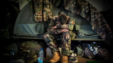 Militares franceses alertan que la covid-19 estaría vinculada a la tecnología 5G para controlar y esclavizar a la población mundial, por Luys Coleto (septiembre 9 de 2021). https://uncatolicoperplejo.com/militares-franceses-alertan-de-la-tecnologia-5g/