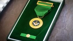 Presidente de la República, Gabriel Boric F. Saluda a la Gran Logia de Chile. https://x.com/GranLogiaChile/status/1529152926765273088