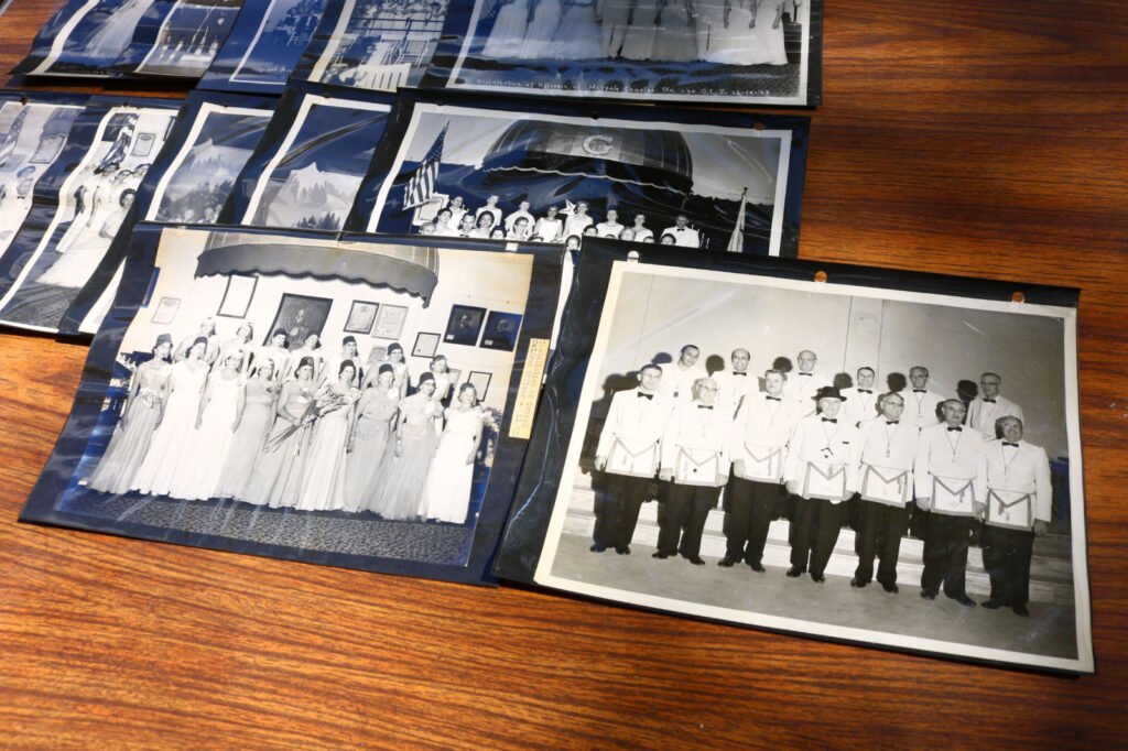 Masonería. Logia. Históricas. Masonería Femenina.