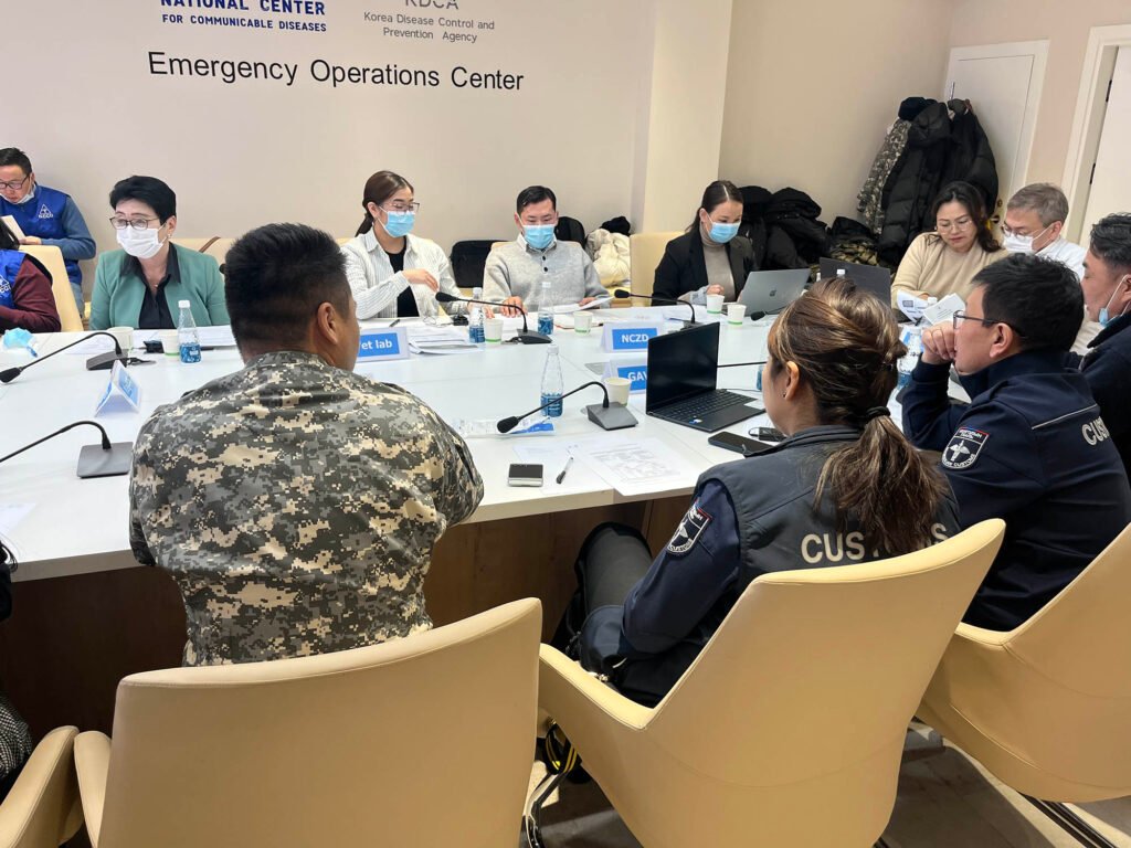 "Preparándose para la próxima pandemia: Países y zonas del Pacífico Occidental realizan un importante ejercicio de simulación regional." (dic.2025) (www.who.int) (World Health Organization, UN).