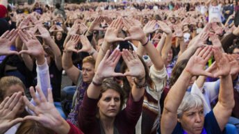 Mudra. Triángulo. Signo masónico. Masonería. Logia. Hitler. Feminismo.